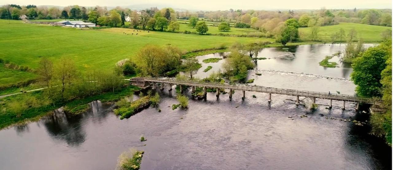 Kingfisher Lodge & Pub Castleconnell Экстерьер фото
