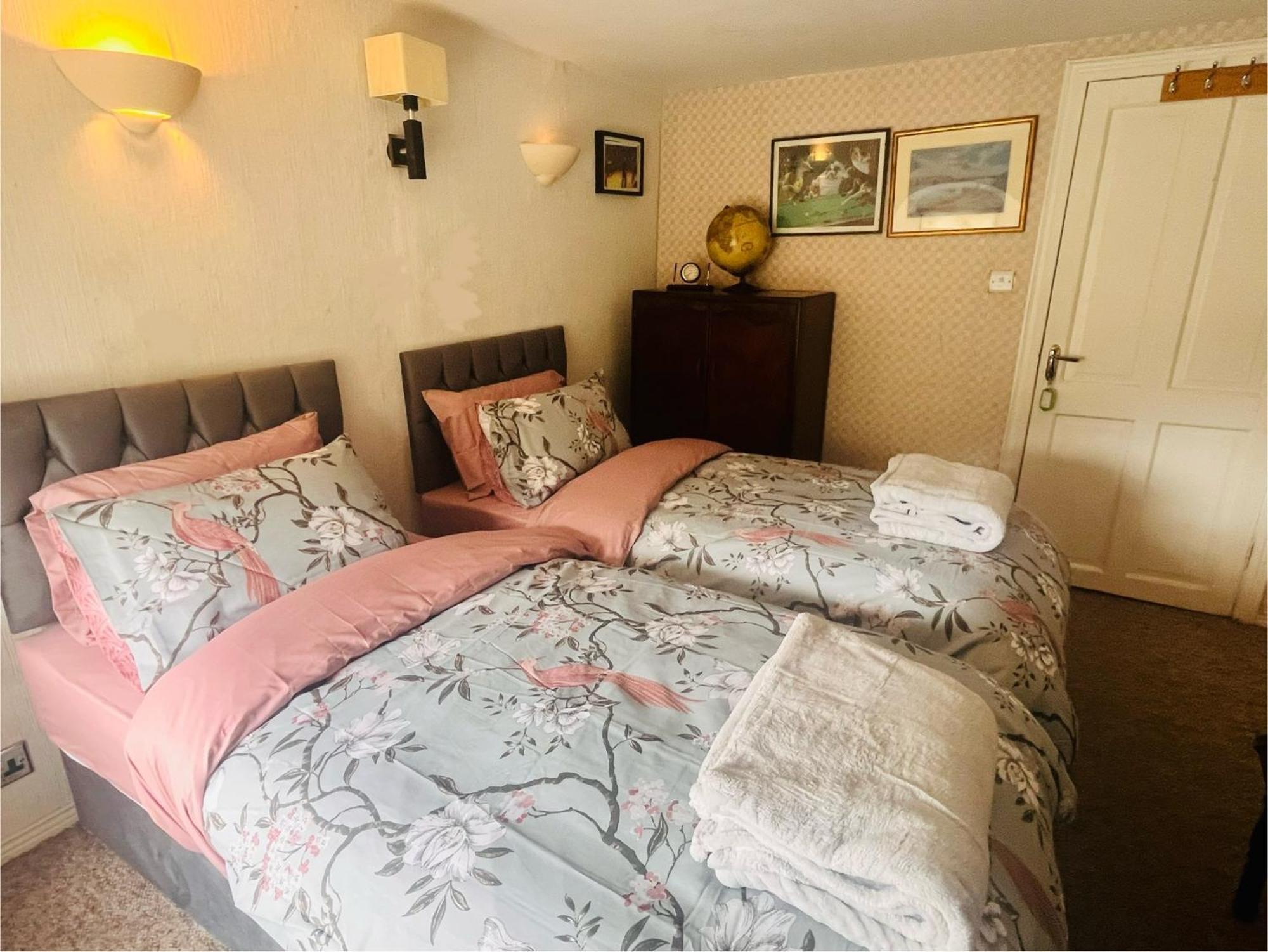 Kingfisher Lodge & Pub Castleconnell Номер фото